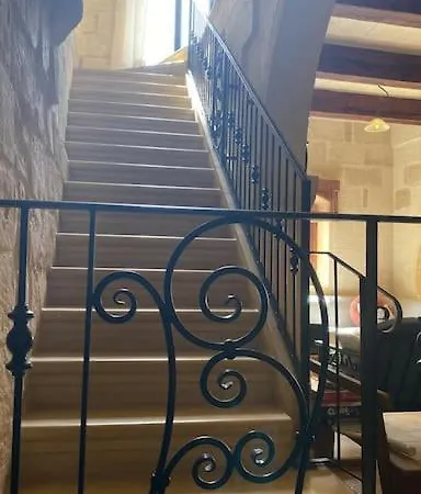 Charming In With Pool, Gozo-tripinngozo Apartman Għajn il-Kbira