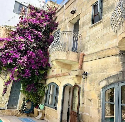 Charming In With Pool, Gozo-tripinngozo